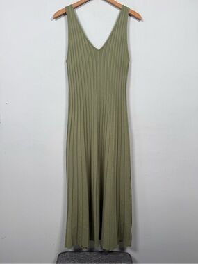 Lalavon Sleeveless Olive Ribbed V-Neck Maxi Dress, Size M, Great Condition!